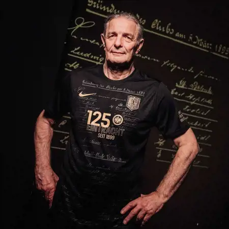 Eintracht Frankfurt voetbalshirt 125 jarig bestaan in teken oprichtingsakte