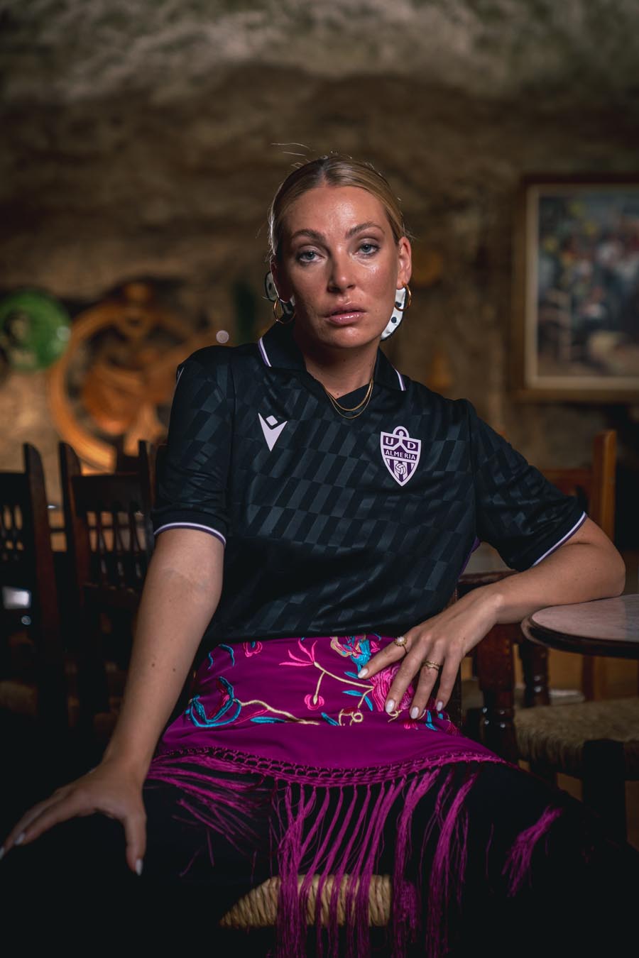 Dit zijn de UD Almería voetbalshirts 2025-2026 van Macron