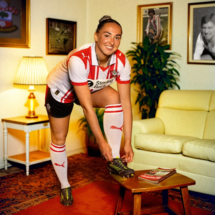 Southampton FC voetbalshirts 2025-2026 geïnspireerd door shirts jaren '70 en '90