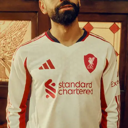 Liverpool FC uitshirt 2025-2026 ode aan Main Stand Anfield Road
