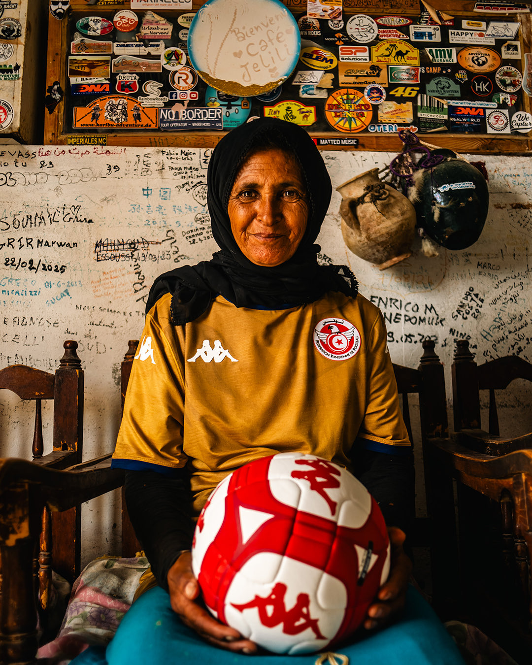 Dit zijn de Tunesië voetbalshirts 2025-2026 van Kappa