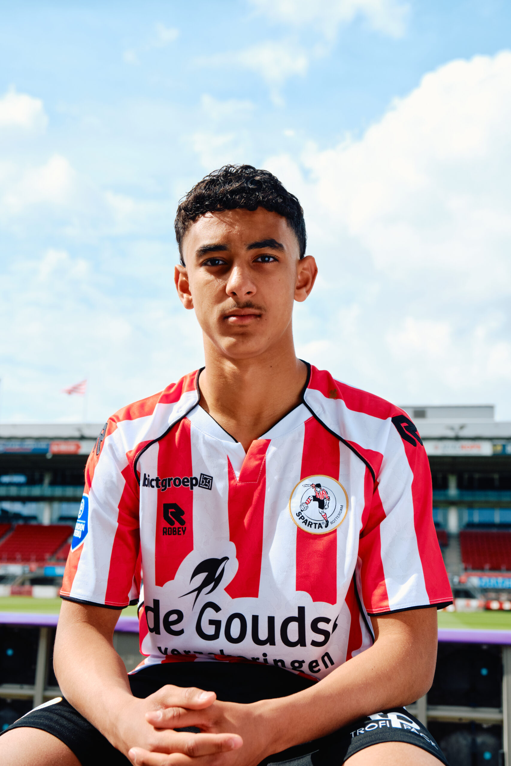 Sparta Rotterdam voetbalshirts 2025-2026 ode aan Willem van Hasselt en Spangen