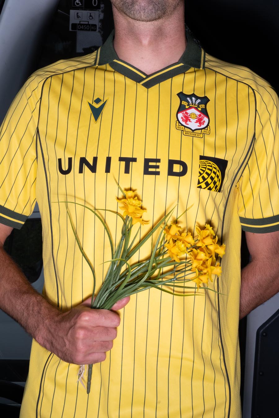 Wrexham AFC voetbalshirts 2025-2026 geïnspireerd door shirts jaren '80, Wales en Patagonië