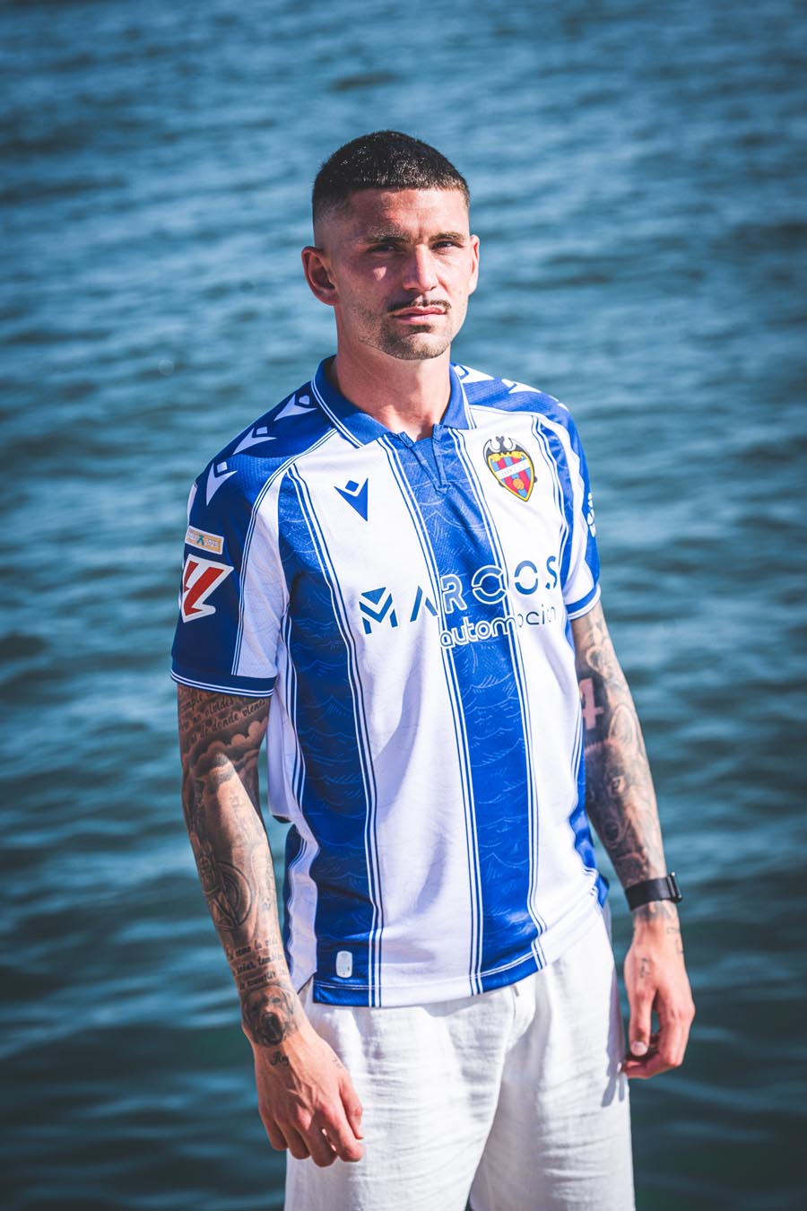 Levante UD voetbalshirts 2025-2026 ode aan oude stadion en de zee