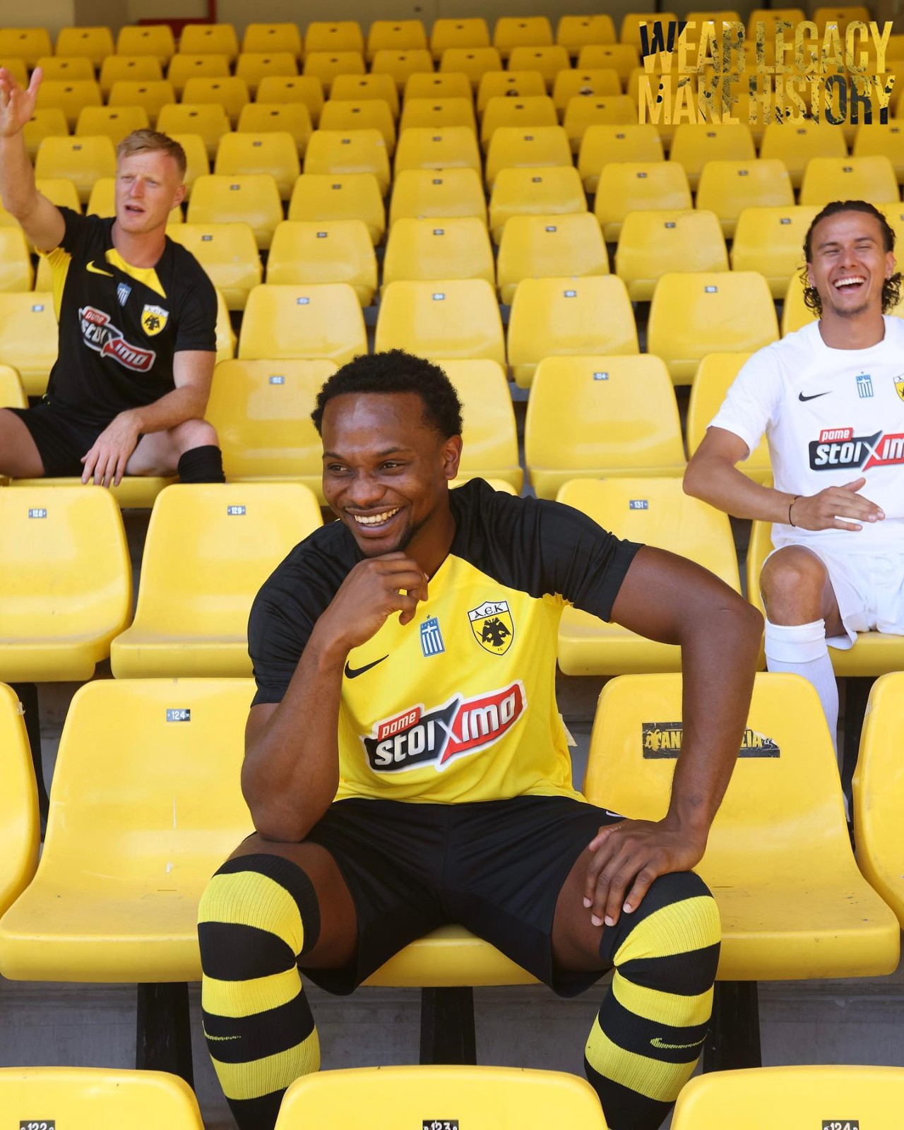 Dit zijn de AEK Athene voetbalshirts 2024-2025