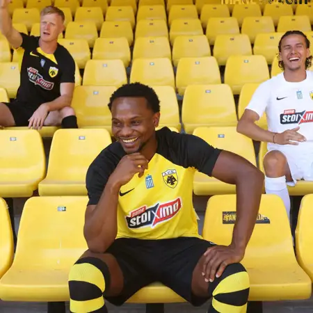 Dit zijn de AEK Athene voetbalshirts 2024-2025