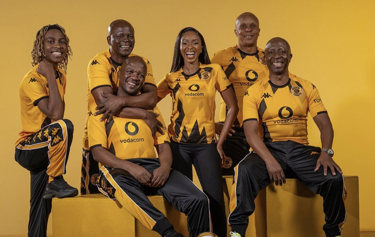 Kaizer Chiefs Voetbalshirts 2023 2024
