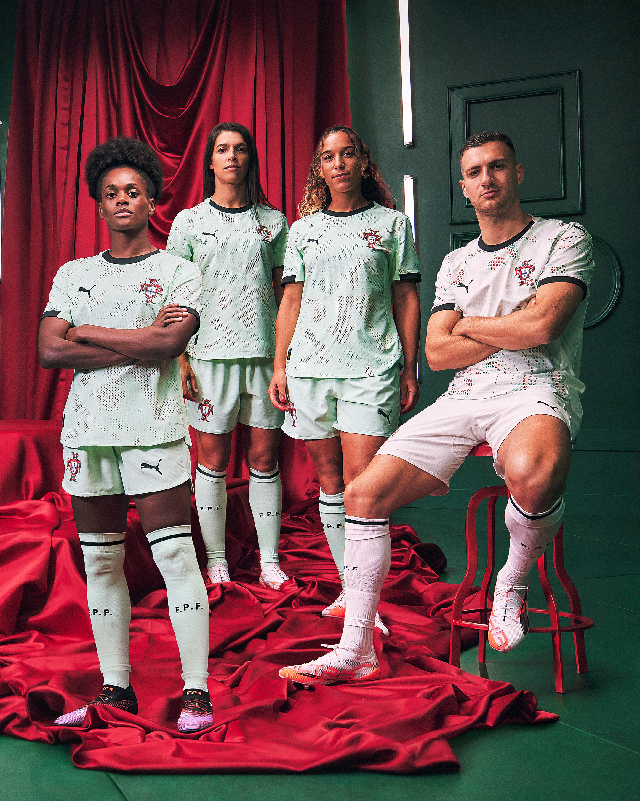 Portugal uitshirt 2025-2026 bevat golven in stijl nationale kleuren!