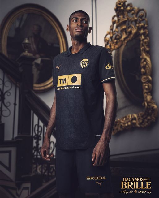 Valencia voetbalshirts 2024-2025 geïnspireerd door shirts 2003-2004