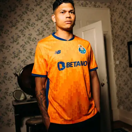 FC Porto voetbalshirts 2024-2025 in teken van vuur en vlam!