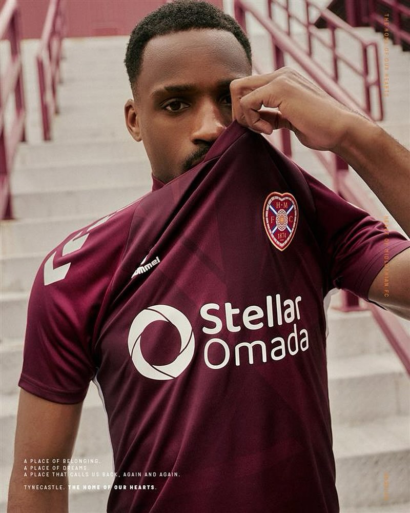Dit zijn de Heart of Midlothian voetbalshirts 2025-2026 van Hummel