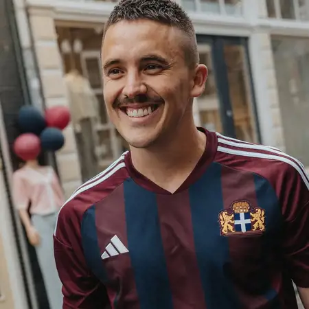 PEC Zwolle brengt met voetbalshirt ode aan Leo Major met speciaal voetbalshirt